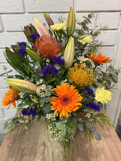 Seasonal flowers in ceramic