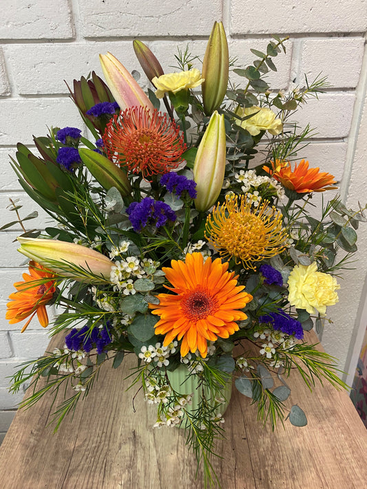 Seasonal flowers in ceramic