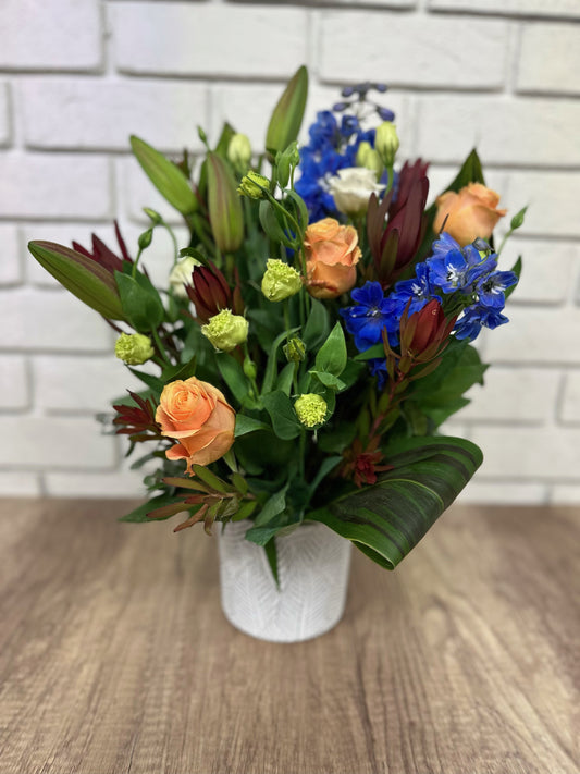 Seasonal flowers in ceramic